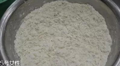 ?炸麻葉用什么水和面？面粉還是淀粉還是木薯粉