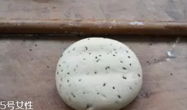 ?炸麻葉用什么水和面？面粉還是淀粉還是木薯粉