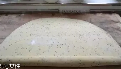 ?炸麻葉用什么水和面？面粉還是淀粉還是木薯粉