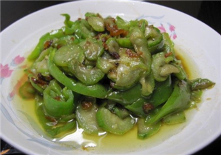 絲瓜的土腥味怎么去除？絲瓜切后不變色小技巧