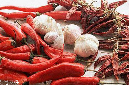 久坐不動上班族如何減肥？越努力工作的人越容易發(fā)胖