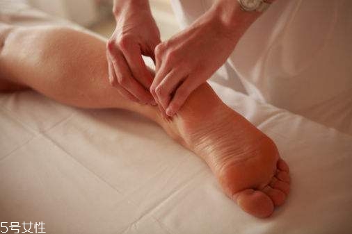 搓腳心的方法有哪些？常用第二種