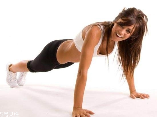 腰椎間盤突出能做俯臥撐嗎？俯臥撐禁忌人群