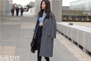 灰色大衣配什么顏色的毛衣？分分鐘穿出高級范兒