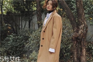 卡其色大衣里面穿什么？讓你穿出高級感