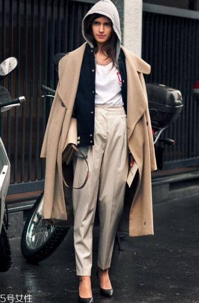 卡其色大衣里面穿什么？讓你穿出高級感