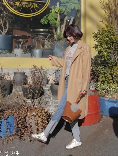 卡其色大衣里面穿什么？讓你穿出高級感