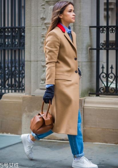 卡其色大衣里面穿什么？讓你穿出高級感