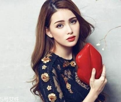 lulu guinness是什么牌子？明星網(wǎng)紅都愛的紅唇包