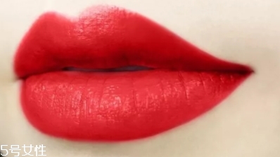 自然堂嘀嗒唇膏筆怎么用？教你按壓方法