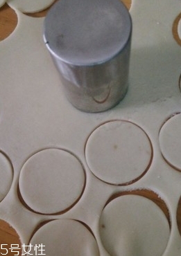 油角的皮要怎樣才松脆？關(guān)鍵看火候和時(shí)間