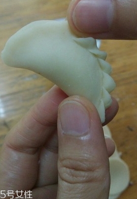 油角的皮要怎樣才松脆？關(guān)鍵看火候和時(shí)間