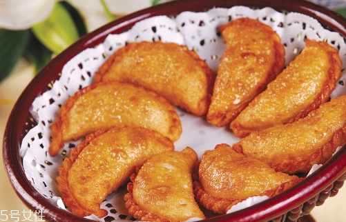 油角的皮要怎樣才松脆？關(guān)鍵看火候和時(shí)間