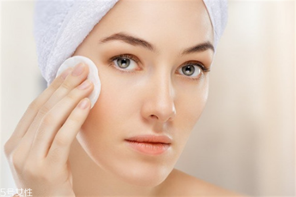 毛孔粗大用什么底妝好？不良的生活習慣也會導致毛孔粗大