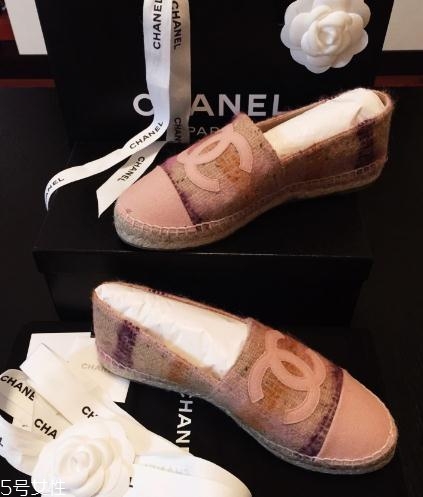 香奈兒漁夫鞋舒服嗎？千萬別小看這雙平底鞋