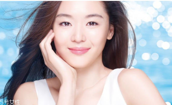 鼻子毛孔粗大發(fā)紅怎么辦？毛孔粗大的解決方法