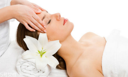 果酸換膚能去黑頭嗎？果酸換膚還可以祛痘