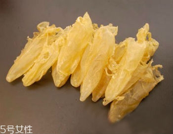 花膠燉牛奶用什么牛奶？普通鮮奶即可