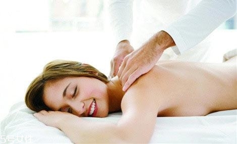 哪些按摩方法能強(qiáng)身健體？常按這部位疏通血液