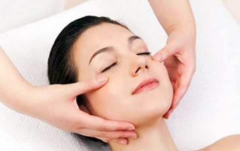 果酸換膚能去黑頭嗎？果酸換膚還可以祛痘