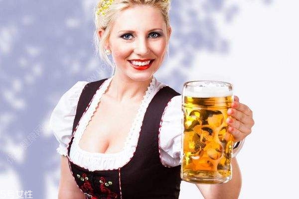 經(jīng)期喝啤酒有什么危害？喝啤酒三大危害