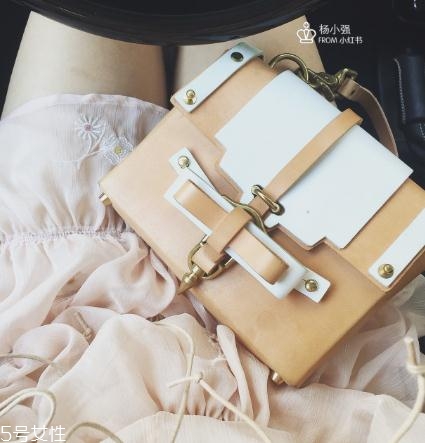 niels peeraer包包多少錢(qián)？滿足你所有的少女情節(jié)