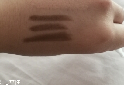 自然堂卸妝水好用嗎？從價格和效果說起