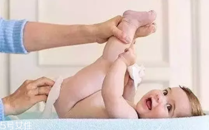 寶寶肛瘺該怎么辦？不要急著動刀切除