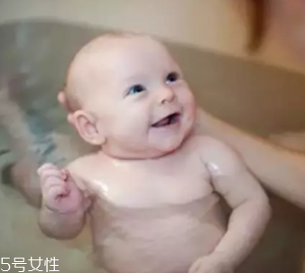 寶寶肛瘺該怎么辦？不要急著動刀切除