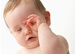 寶寶總是揪耳朵怎么回事？揪耳朵6大原因