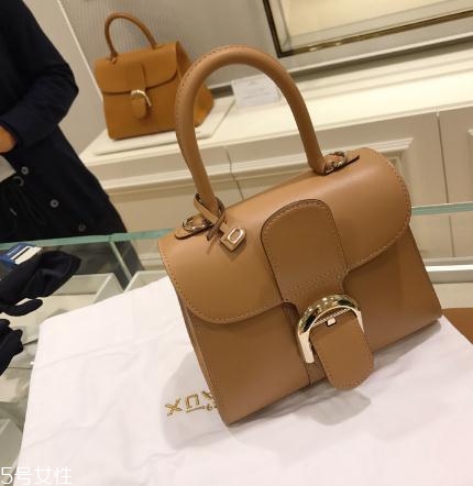 delvaux是哪個(gè)國(guó)家的？皇家專寵奢侈品牌