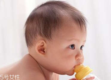 斷奶會(huì)有哪些易踩誤區(qū)？不要排空乳房