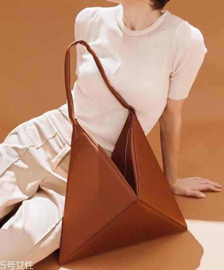 mlouye是哪個(gè)國家的牌子？值得收藏的設(shè)計(jì)感包包