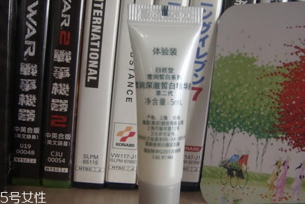 自然堂精華液的正確使用方法 自然堂精華液的正確使用方法