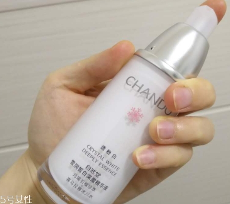 自然堂精華液適合多大年齡用？