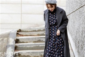 深灰色大衣怎么搭配？極致低調(diào)的時(shí)髦
