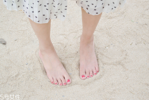 冬天裂腳怎么辦？5招緩解裂腳