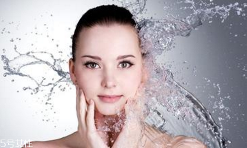 激光點(diǎn)痣后多久能洗臉？點(diǎn)痣后臉上有可能會有凹洞