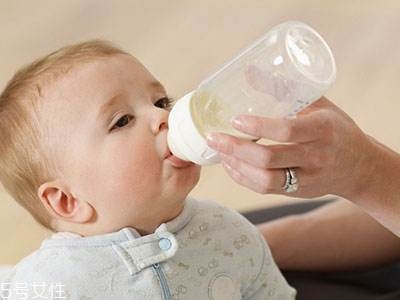 給寶寶斷奶要怎樣做才好？斷奶五大注意事項