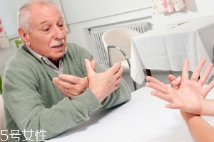 癲癇發(fā)作時怎么辦？讓他安靜地做一個抽搐的患者