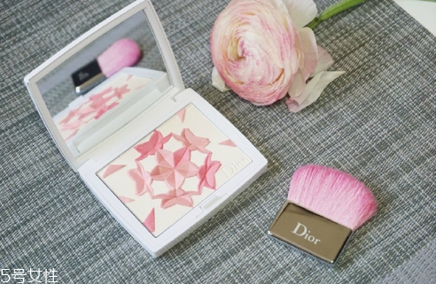 迪奧春季限定櫻花腮紅好用嗎？顏值即正義