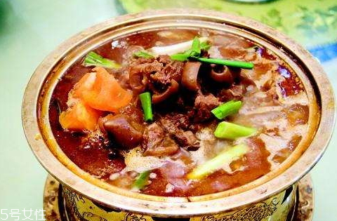 牛鞭可以和雞一起吃嗎 冬季多吃老母雞燉牛鞭 牛鞭可以和雞一起吃嗎 冬季多吃老母雞燉牛鞭