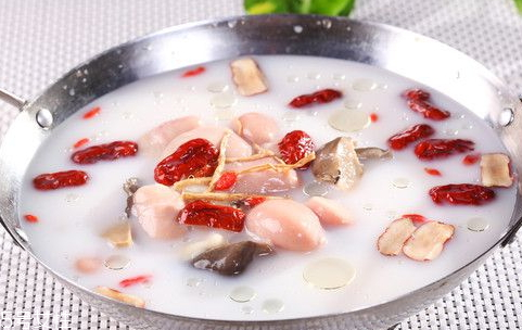 牛鞭可以和雞一起吃嗎 冬季多吃老母雞燉牛鞭 牛鞭可以和雞一起吃嗎 冬季多吃老母雞燉牛鞭