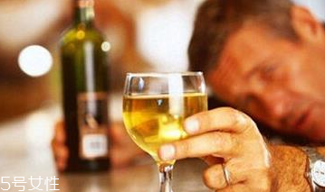 喝酒都會導(dǎo)致哪些癌癥？消化道最先遭殃