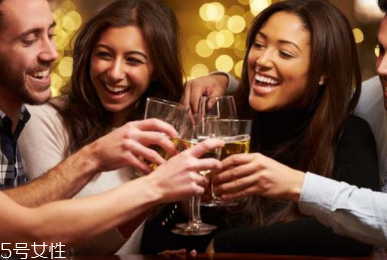 喝酒都會導(dǎo)致哪些癌癥？消化道最先遭殃