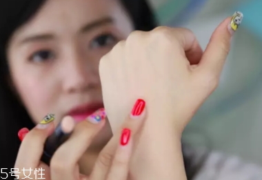 遮瑕棒和遮瑕液哪個好？遮瑕力度有區(qū)別