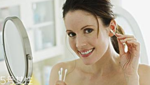 耳屎很黏是什么原因造成的？基因遺傳決定的