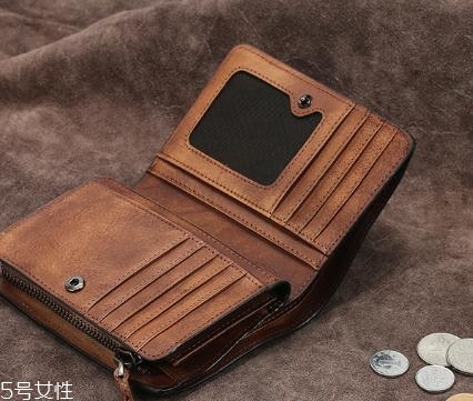 植鞣皮怎么保養(yǎng)？復(fù)古風(fēng)必備的錢包款式