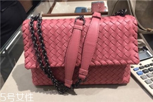 bv包包是什么牌子？一線女星最愛的經(jīng)典款