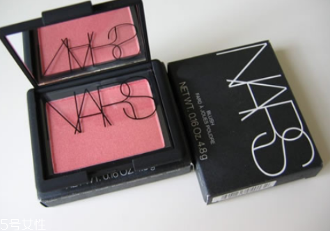 腮紅過期了還能用嗎？腮紅刷的使用要點(diǎn)